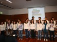 Conjunto de jovens a quem coube cantar o hino do Ano Europeu do Combate  Pobreza e  Excluso Social